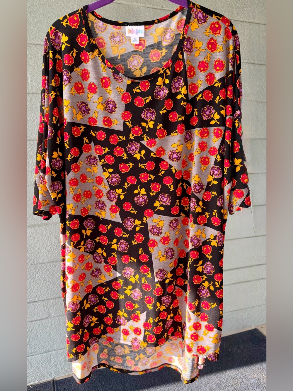 LuLaRoe  “Irma” Top (Retired Style)
